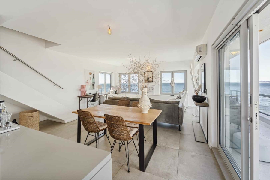 2 Bedroom Property for Sale in Mouille Point Western Cape